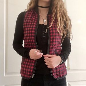 🌼 Red Plaid Puffer Vest